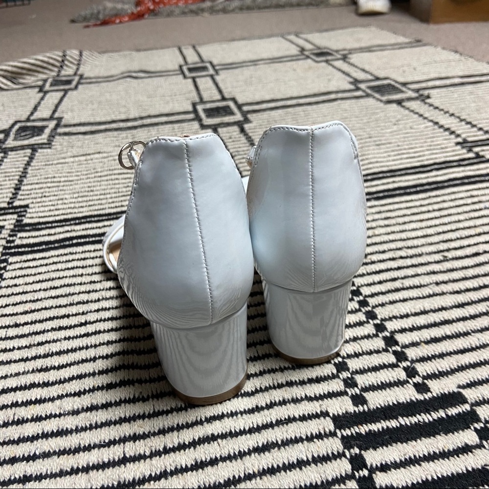 White small heels - Picture 4 of 7